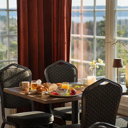 Hotel Quality Leangkollen 4*